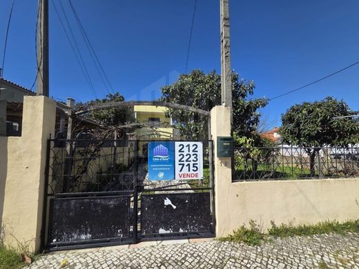 Terrain à Charneca de Caparica, Almada