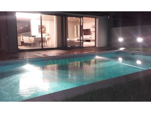 Casa di lusso a Santa Maria da Feira, Distrito de Aveiro