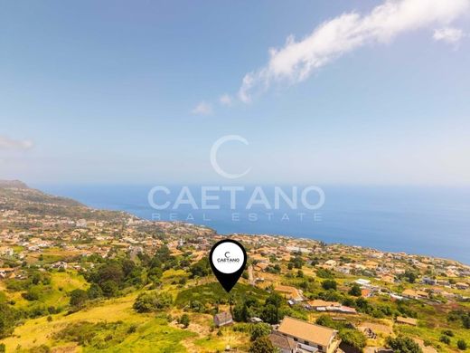 Terrain à Calheta, Madère