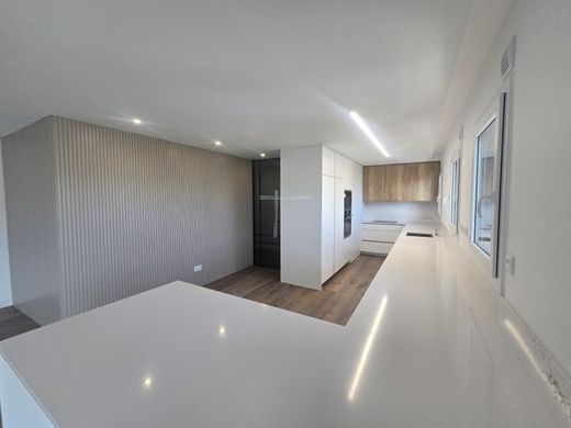 Piso / Apartamento en Almada, Setúbal