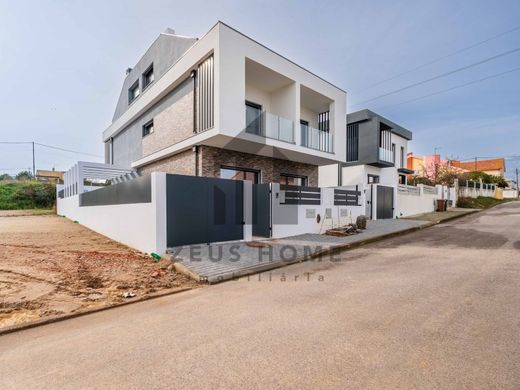 Villa Plurifamiliare a Seixal, Distrito de Setúbal