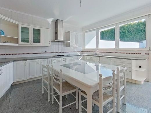 ヴィラ・ノヴァ・デ・ガイア
, Vila Nova de Gaiaの高級住宅