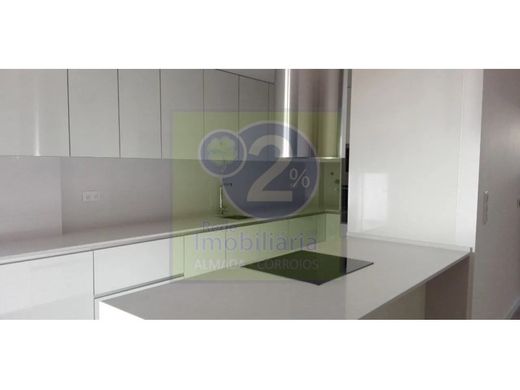 Casa di lusso a Charneca de Caparica, Almada