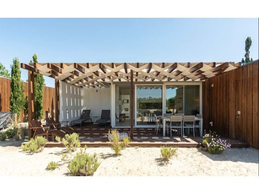 Mehrfamilienhaus in Grândola, Distrito de Setúbal