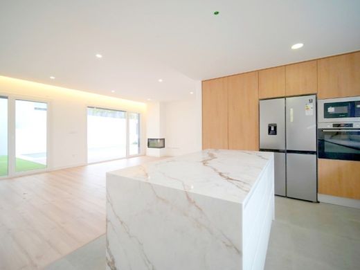 Casa Unifamiliare a Loures, Lisbona