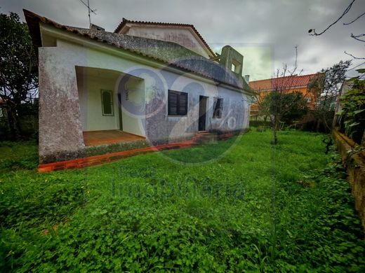 Villa Plurifamiliare a Charneca de Caparica, Almada