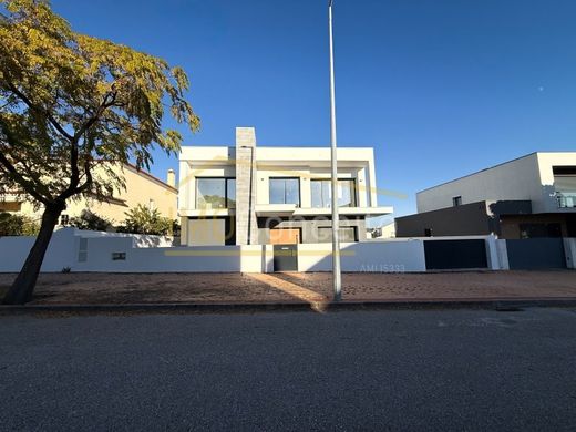 Casa di lusso a Entroncamento, Distrito de Santarém