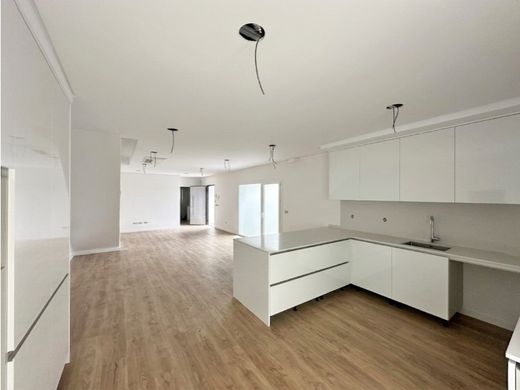 Semidetached House in Seixal, Distrito de Setúbal