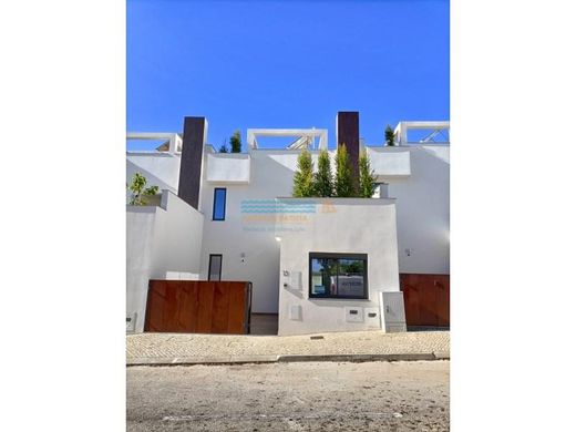 Semidetached House in Olhão, Distrito de Faro