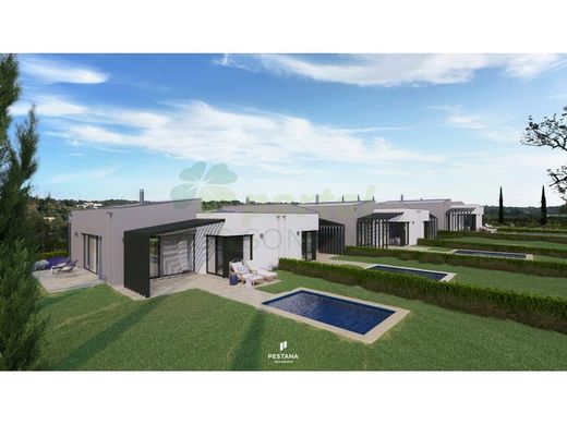 Смежная Вилла, Silves, Distrito de Faro