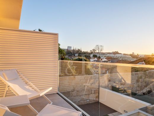 Semidetached House in Vila Nova de Gaia, Distrito do Porto