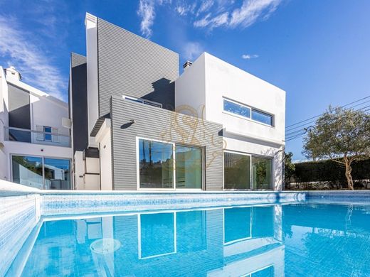 Luxury home in Charneca de Caparica, Almada