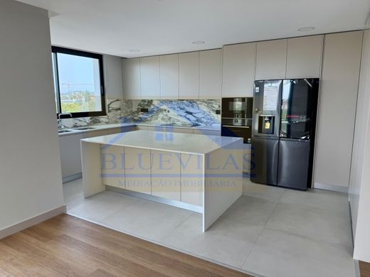 Apartment / Etagenwohnung in Faro, Distrito de Faro