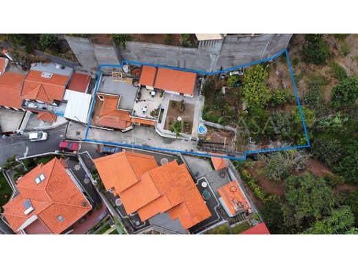 Luxury home in Santa Cruz, Madeira