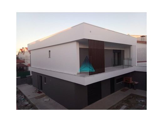 Semidetached House in Seixal, Distrito de Setúbal