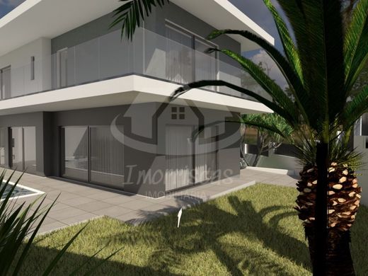 Semidetached House in Loures, Lisbon