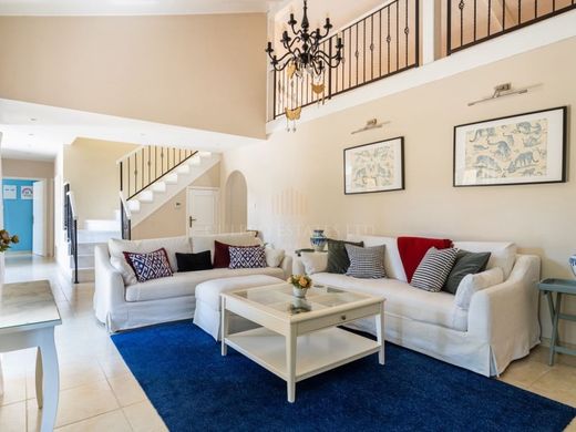 Maison de luxe à Soúni, Soúni-Zanakiá