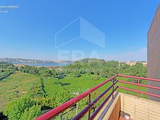 ヴィラ・ノヴァ・デ・ガイア
, Vila Nova de Gaiaのアパートメント