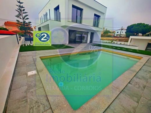 Casa de lujo en Charneca de Caparica, Almada