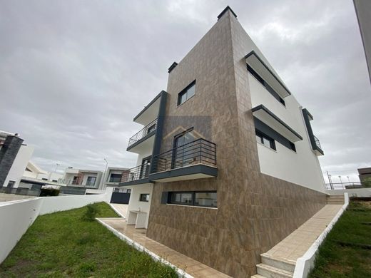 Casa Unifamiliare a Almada, Distrito de Setúbal