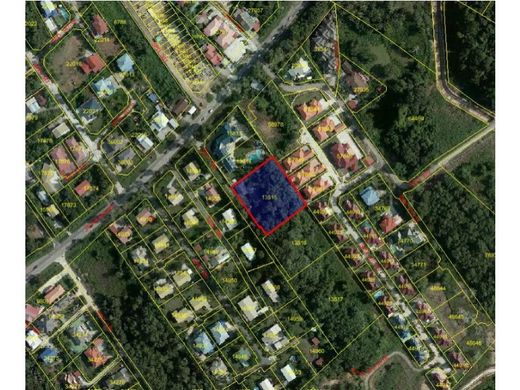 Grond in Kampong Berakas, Daerah Brunei dan Muara