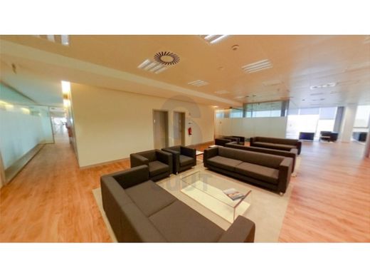 Γραφείο σε Belas, Luanda Province