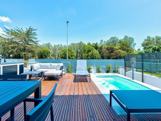 Twee-onder-een-kapwoning in Oeiras, Distrito de Lisboa