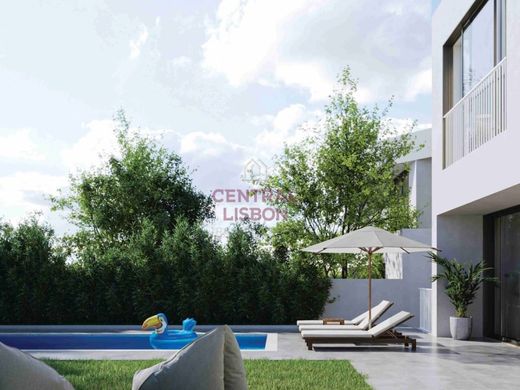 Semidetached House in Vila Franca de Xira, Lisbon