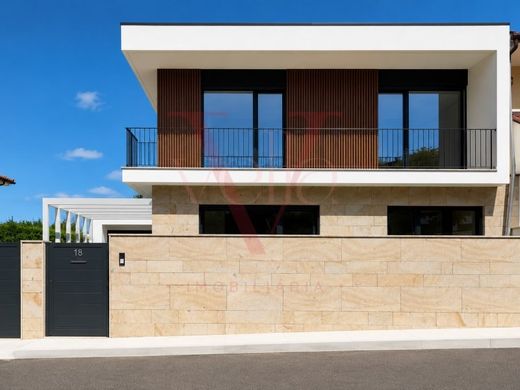 Villa Plurifamiliare a Braga, Distrito de Braga