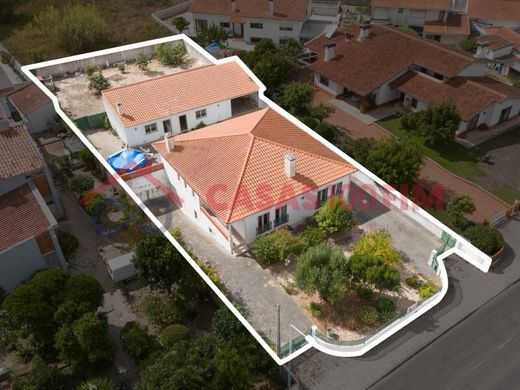 Luxury home in Marinha Grande, Distrito de Leiria