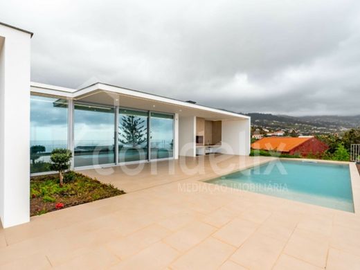 Luxury home in Calheta, Madeira