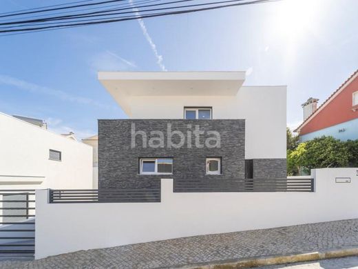 Almada, Distrito de Setúbalの一戸建て住宅