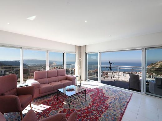 Apartment / Etagenwohnung in Nazaré, Distrito de Leiria