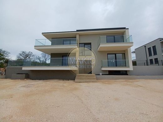 Daire Umag, Grad Umag