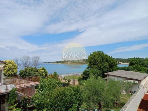 ﺷﻘﺔ ﻓﻲ Umag, Grad Umag