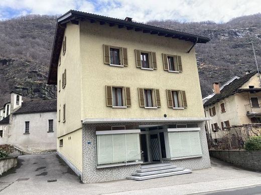 Casa de luxo - Giornico, Leventina District