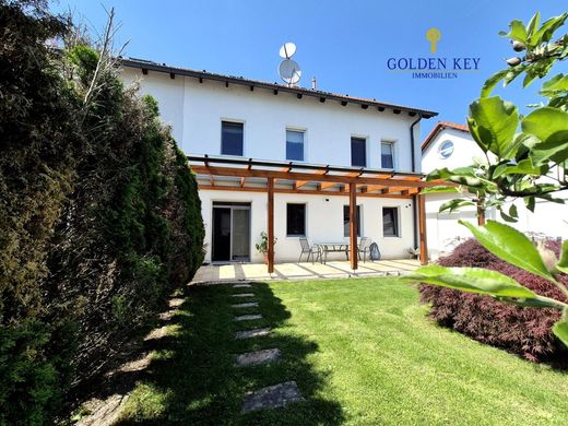 Luxury home in Haid, Politischer Bezirk Linz-Land
