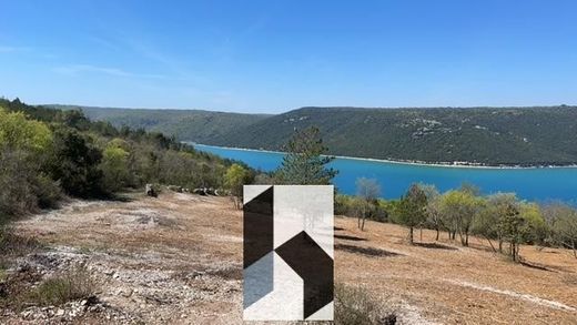 Land in Raša, Istria