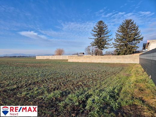 Land in Pottendorf, Politischer Bezirk Baden