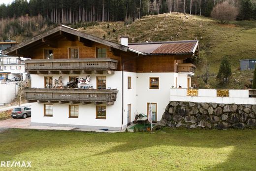 Maison de luxe à Saalbach, Politischer Bezirk Zell am See