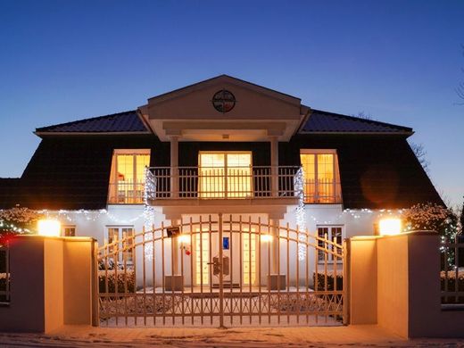 빌라 / Steinerkirchen an der Traun, Wels-Land