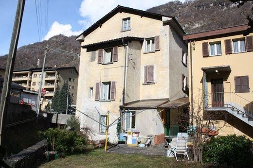 Luxe woning in Giornico, Leventina District