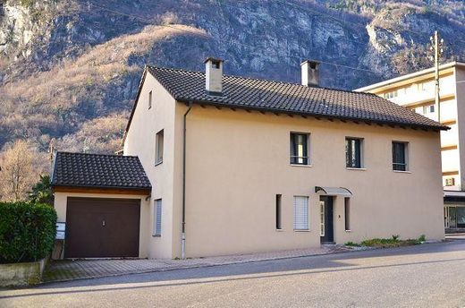 Casa di lusso a Bodio, Leventina District