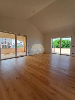 Daire Umag, Grad Umag