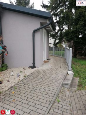 Luxury home in Stockerau, Politischer Bezirk Korneuburg