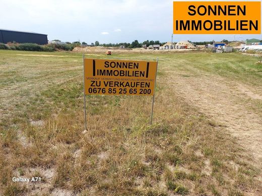 Land in Schrick, Politischer Bezirk Mistelbach