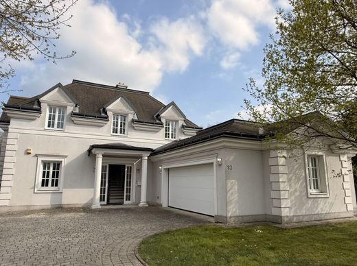 Luxury home in Oberwaltersdorf, Politischer Bezirk Baden