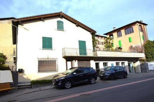 Luxus-Haus in Cureglia, Lugano