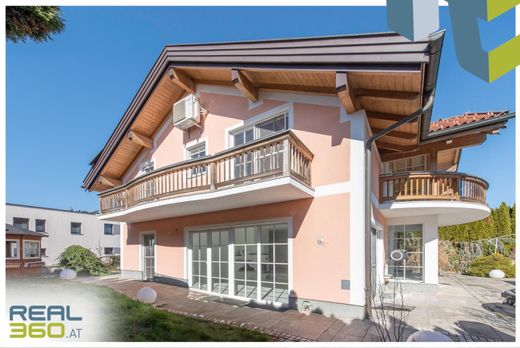 Lüks ev Pasching, Politischer Bezirk Linz-Land