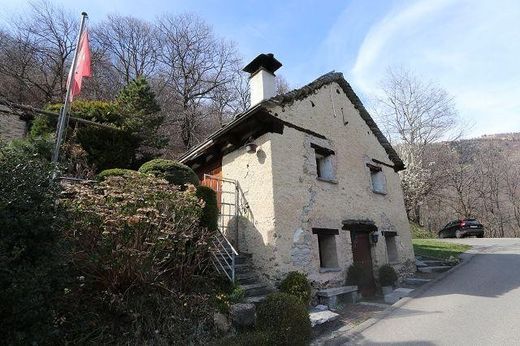 Casa di lusso a Castro, Blenio District